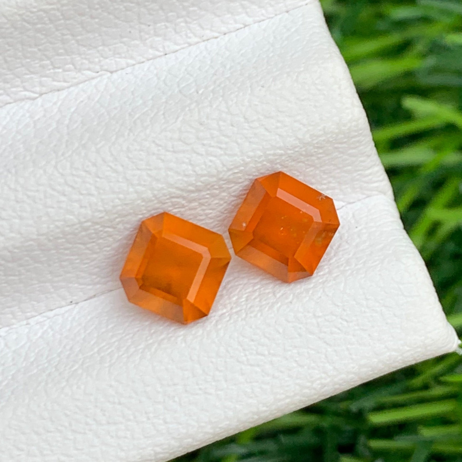 Penta garnet earrings
Natural Hessonite Garnet Gemstone Pair VVS Clarity