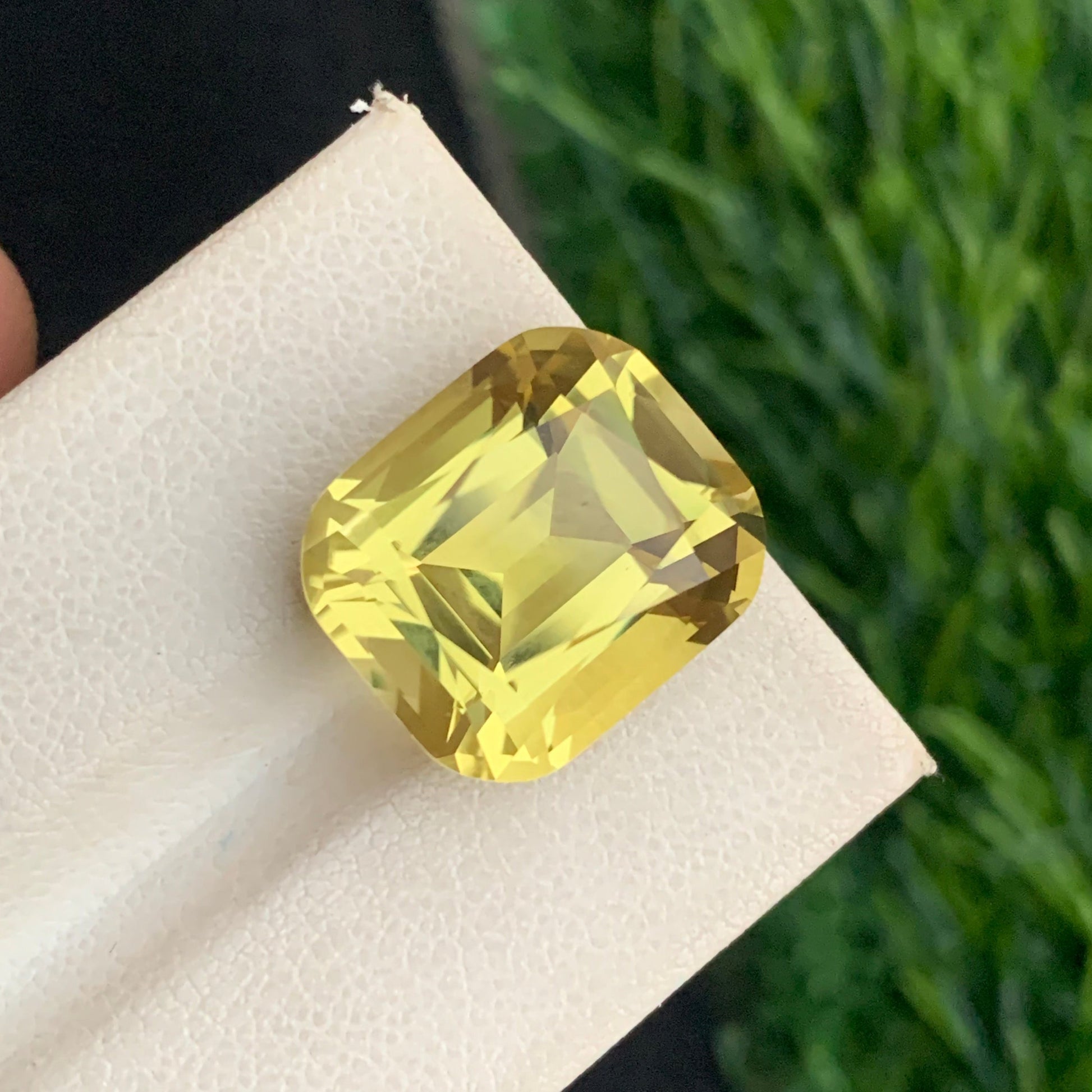 Natural Lemon Quartz 13.75 Carats Cushion Cut