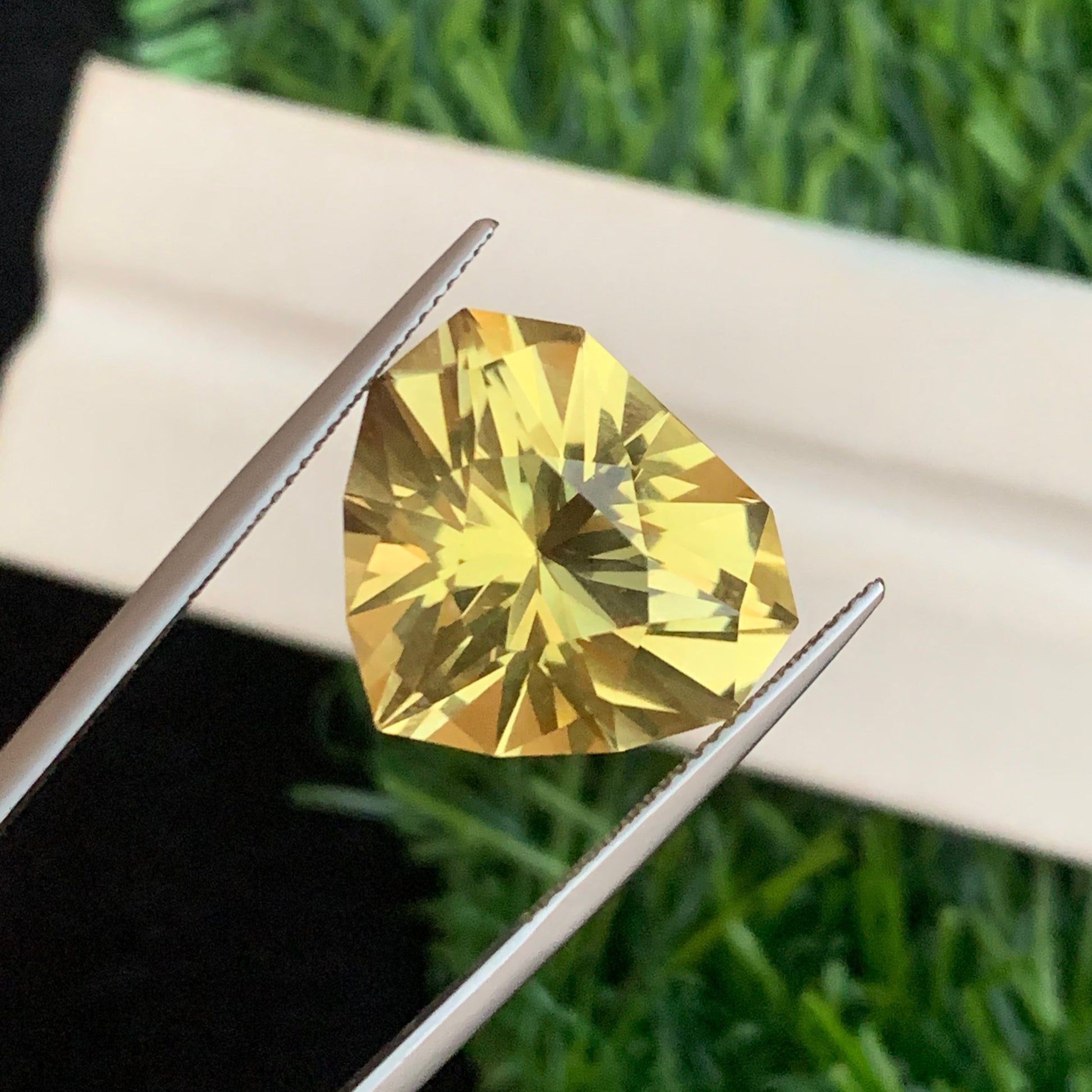 Loose Lemon Quartz
Natural Lemon Quartz from Brazil –