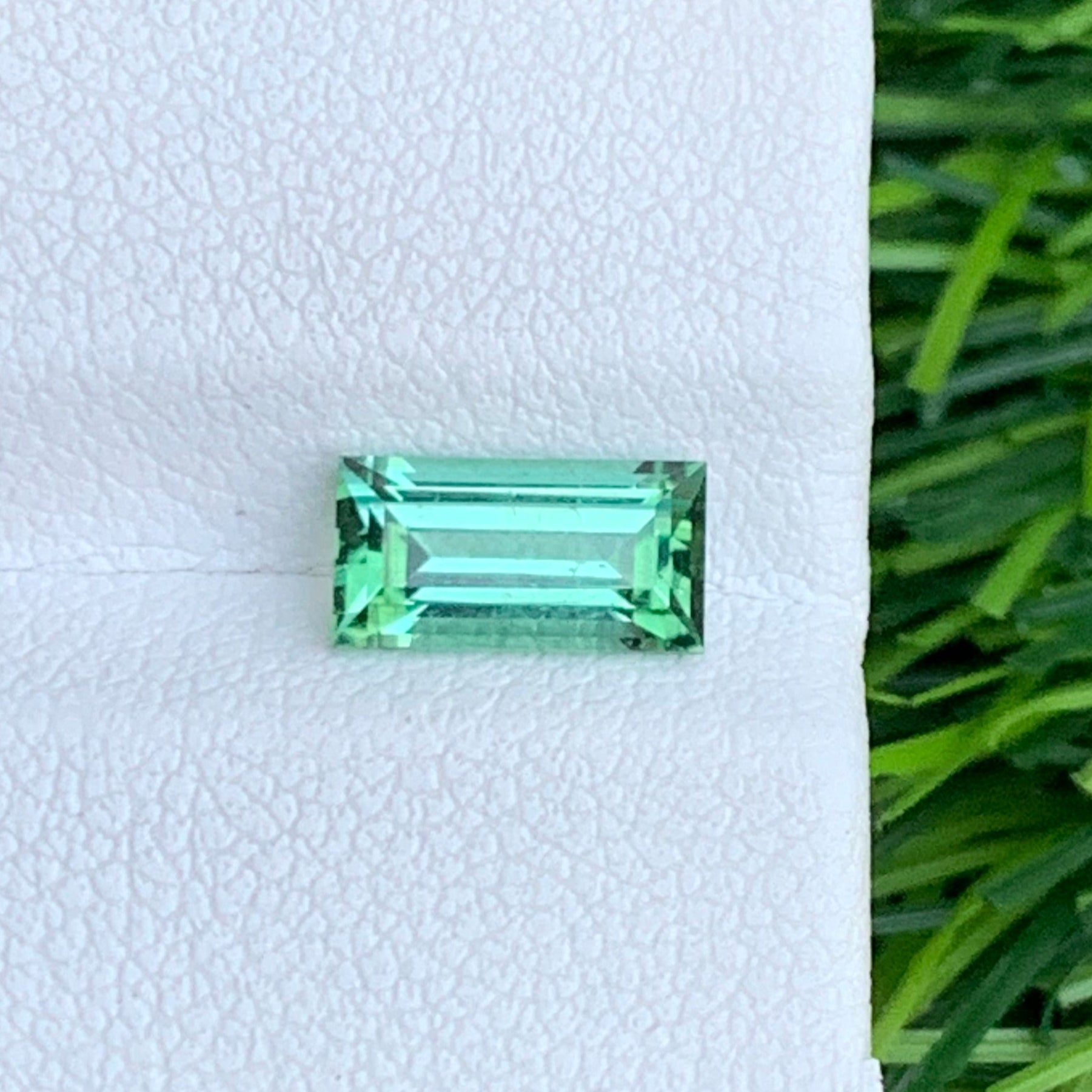 apple green stone
Natural Mint Green Tourmaline Baguette Shape

Afghan Apple Green Tourmaline Loose Stone