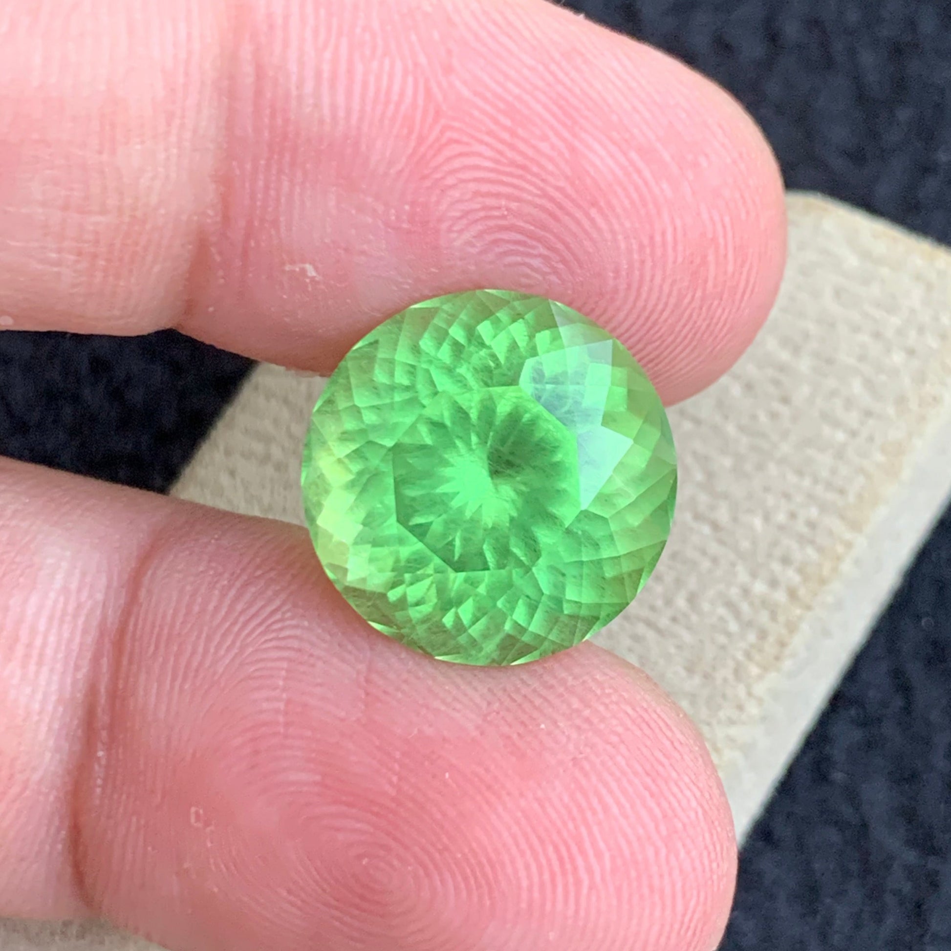 Apple Green Peridot ring
Apple Green Peridot pendant
Natural Pakistani peridot gemstone with vivid green color