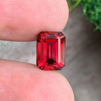 Natural Red Garnet Gemstone for Jewelry