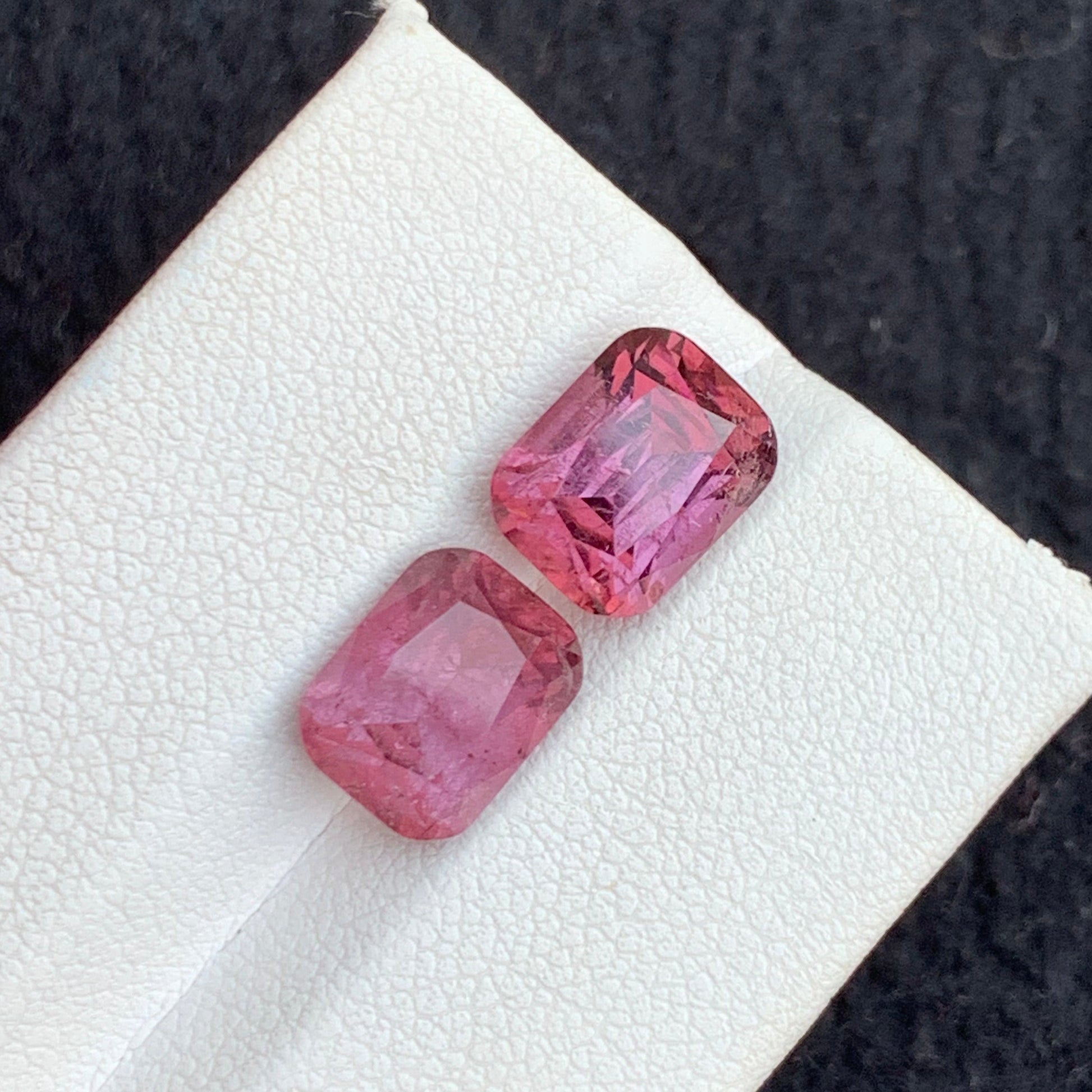 peach pink Stone pair
Natural Rubellite Gemstone Pair for Jewelry

Onestep Gems Pink Rubellite Tourmaline Product Image