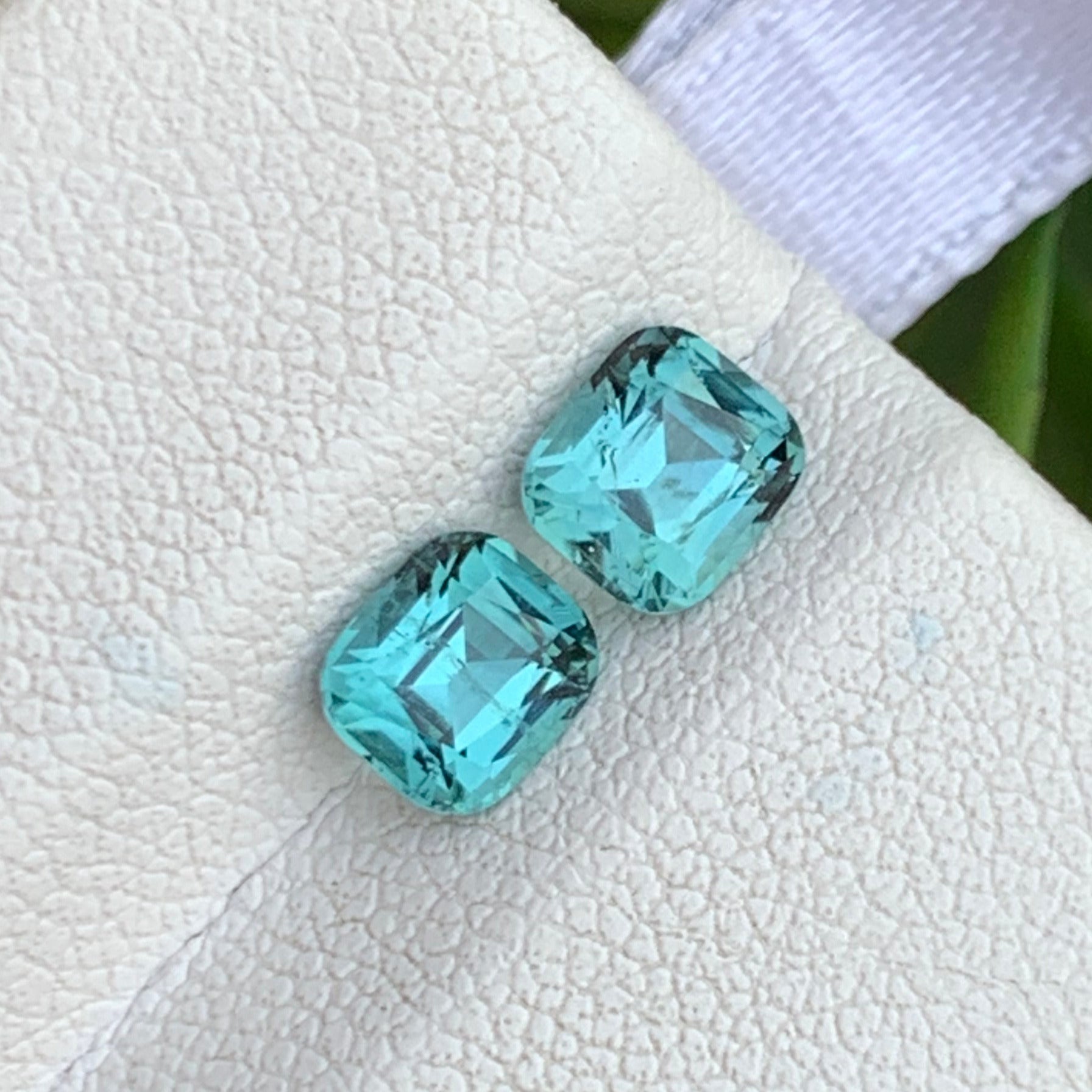 Natural VVS tourmaline pair
Blue green tourmaline gemstones