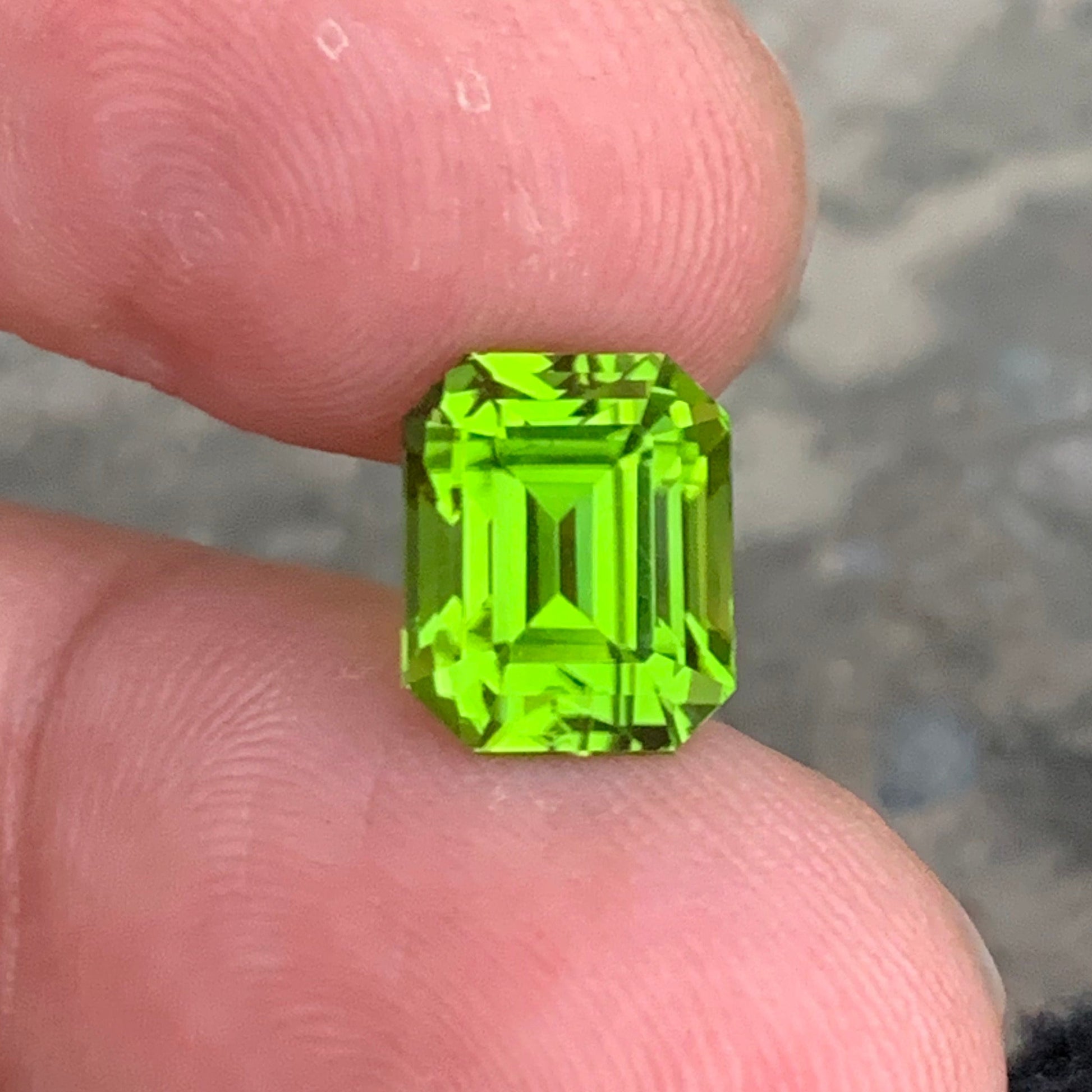 Natural peridot gemstone with bright green color
OneStep Gems natural green peridot gemstone