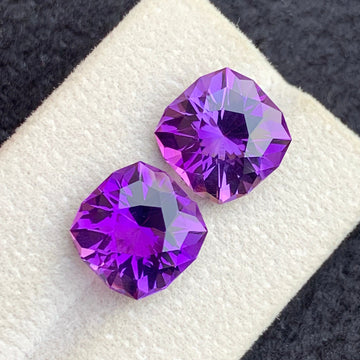 Pink Purple Amethyst Gemstone
Pink Purple Amethyst jewelry

Natural pink purple amethyst 12.70 carat fancy cut gemstone
Large amethyst from Brazil, top view