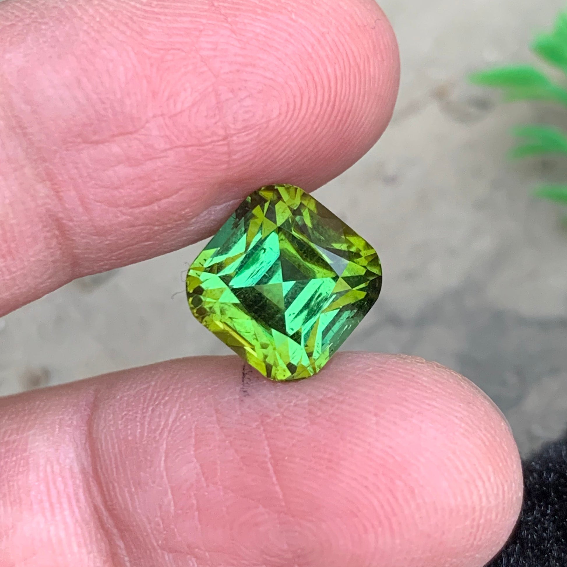 Yellow mint green tourmaline
Natural untreated green blue tourmaline stone
Luxury bluish green tourmaline gemstone for jewelry