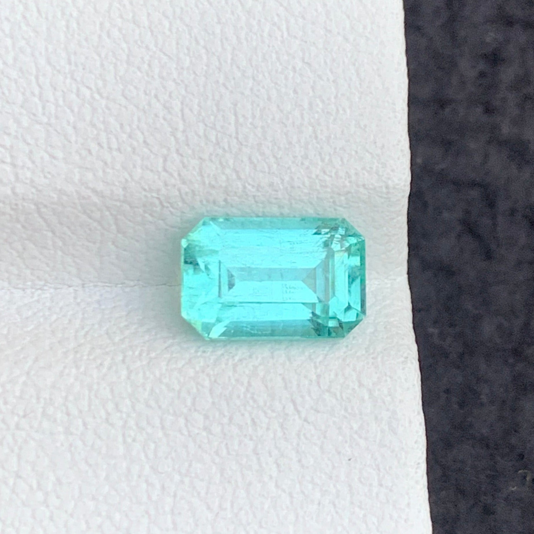 atural untreated green seafoam tourmaline stone
Luxury seafoam tourmaline gemstone for jewelry