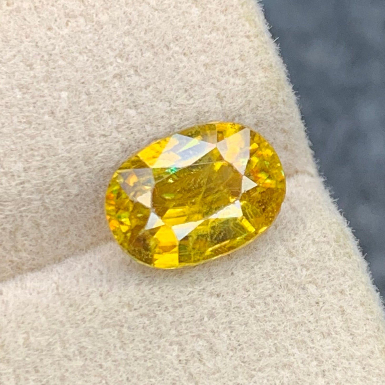 Golden fire gemstone
2.55 ct sphene gemstone
Onestep Gems sphene