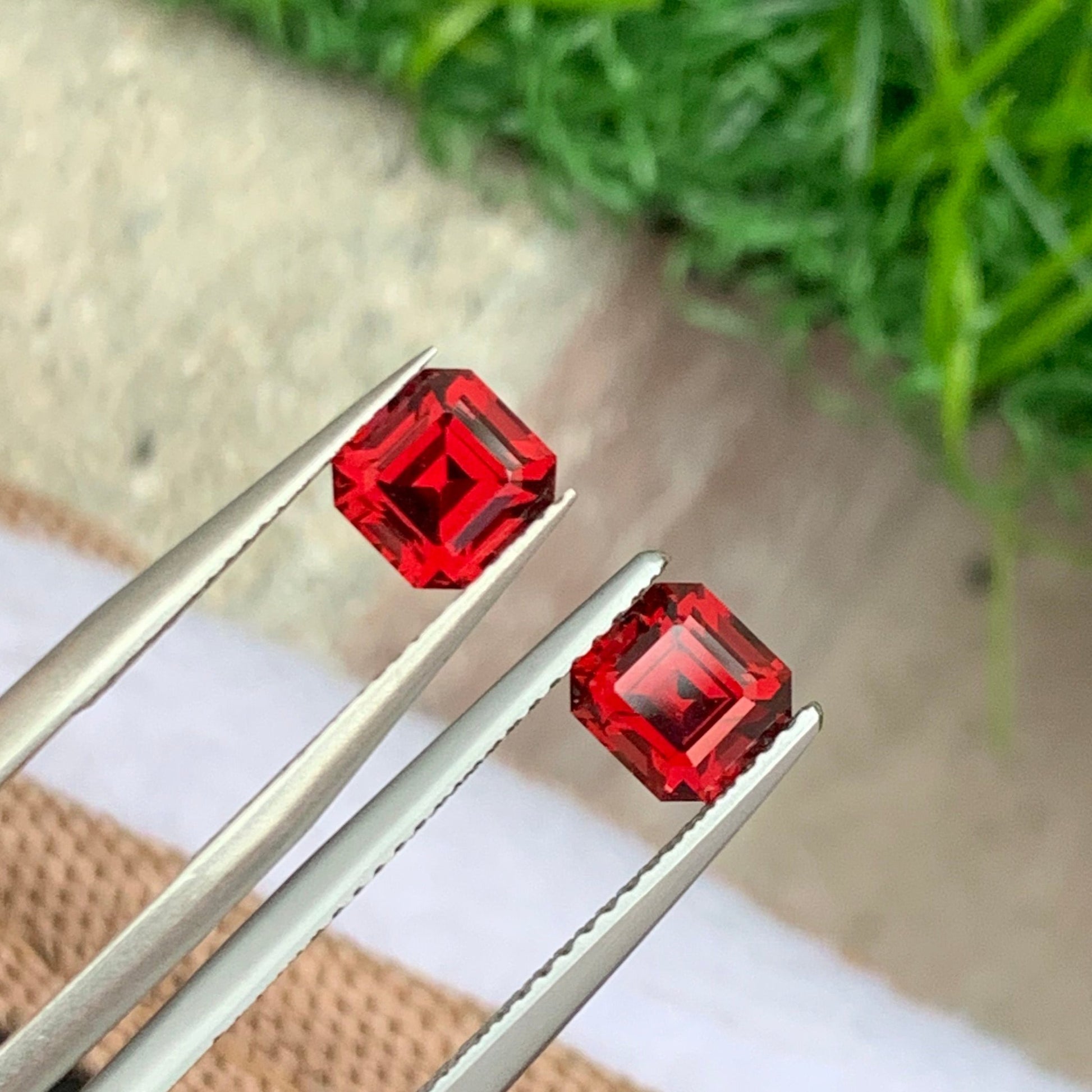 OneStep Gems Rhodolite Garnet 2.25 Carats

Natural Red Garnet Gemstone Pair 2.25 Carats