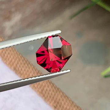 Onestep Gems 2.35 Carats Pinkish Red Garnet Fancy Cut