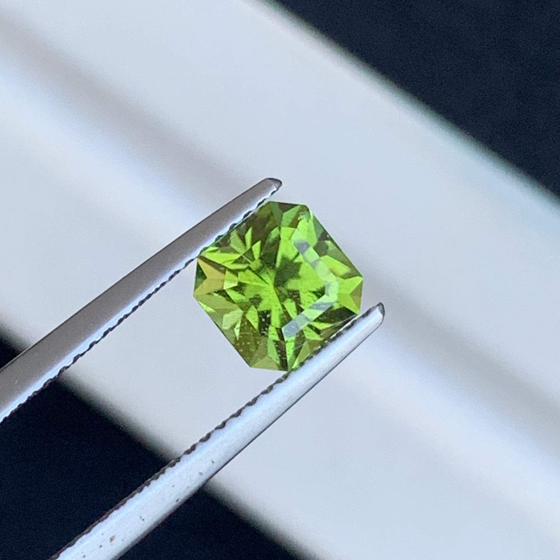 Onestep Gems Natural Green Peridot Asscher Cut