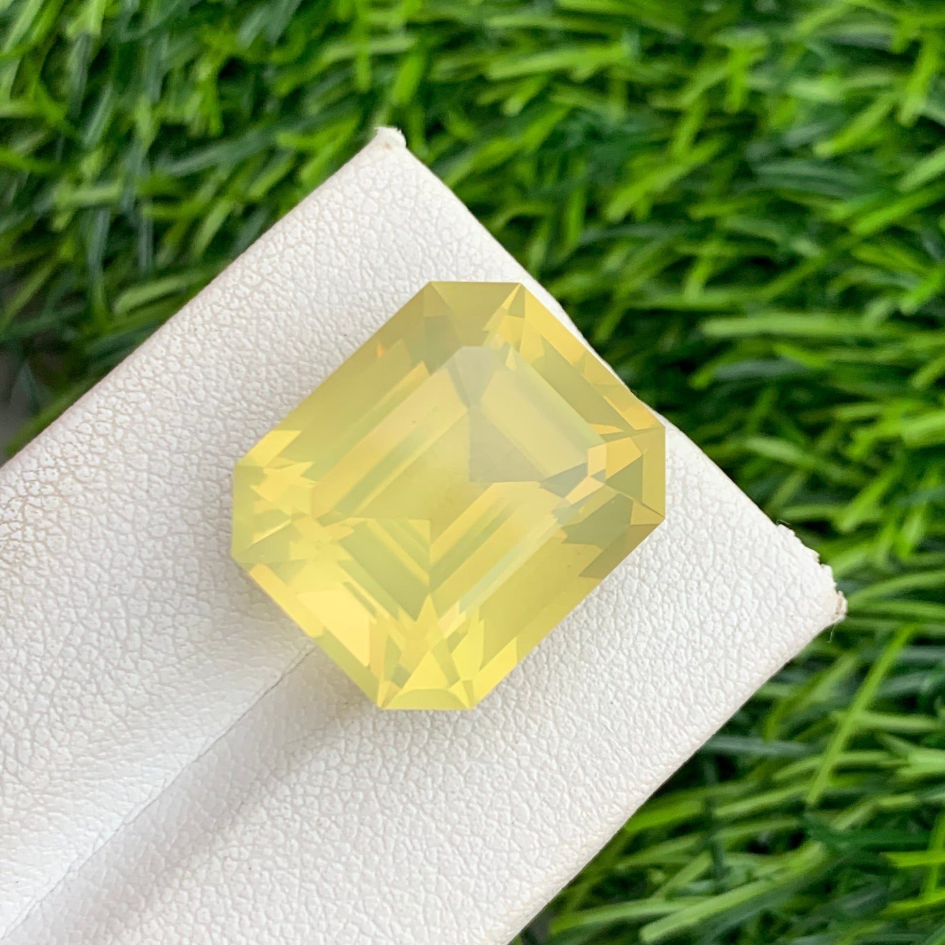 Onestep Gems Natural Lemon Quartz Collector’s Gemstone