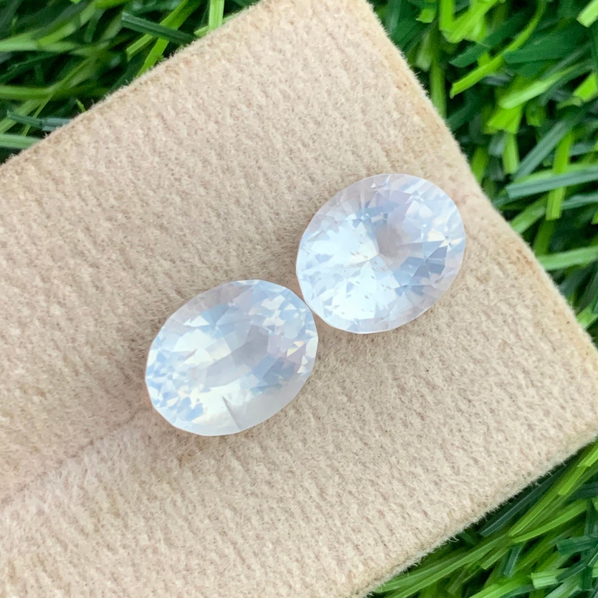 Oval Cut Milky Quartz Gemstones for Jewelry Making
Luxury White Milky Quartz Pair for Bridal Earrings