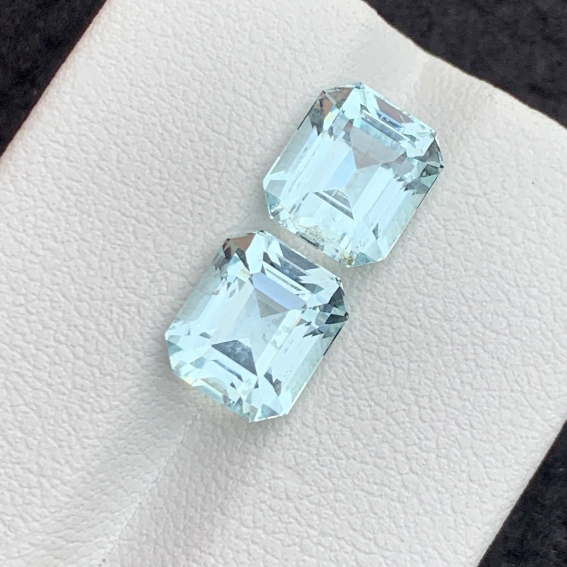 Pakistan aquamarine matched gemstone pair
Light blue aquamarine gemstones for jewelry