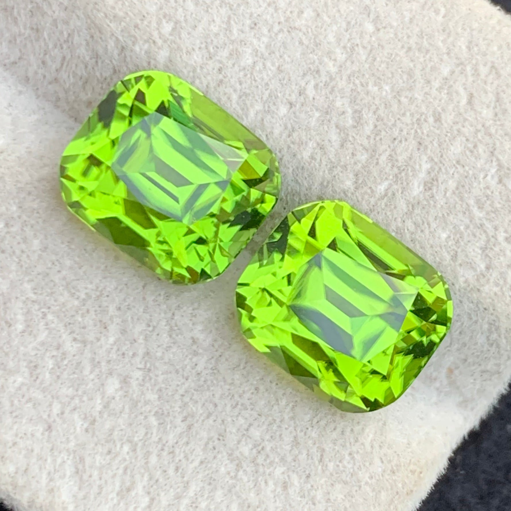 Pea Green Peridot Stones
Peridot Pair for Earrings