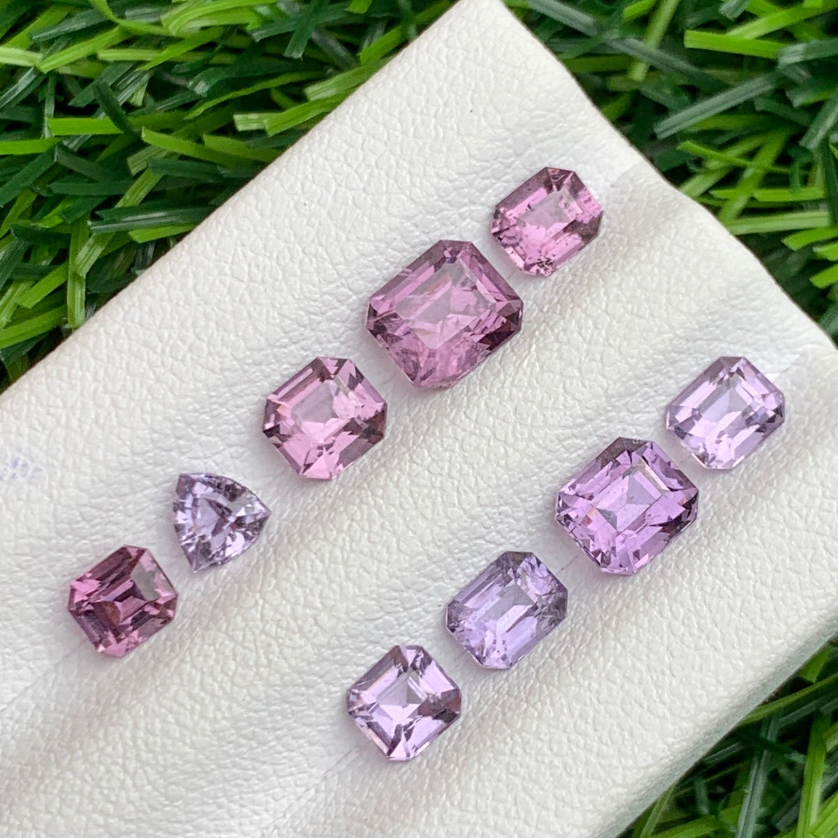 Pink Purple Spine necklace
Mixed shape spinel lot showing various cuts
Pink purple spinel VVS clarity close-up