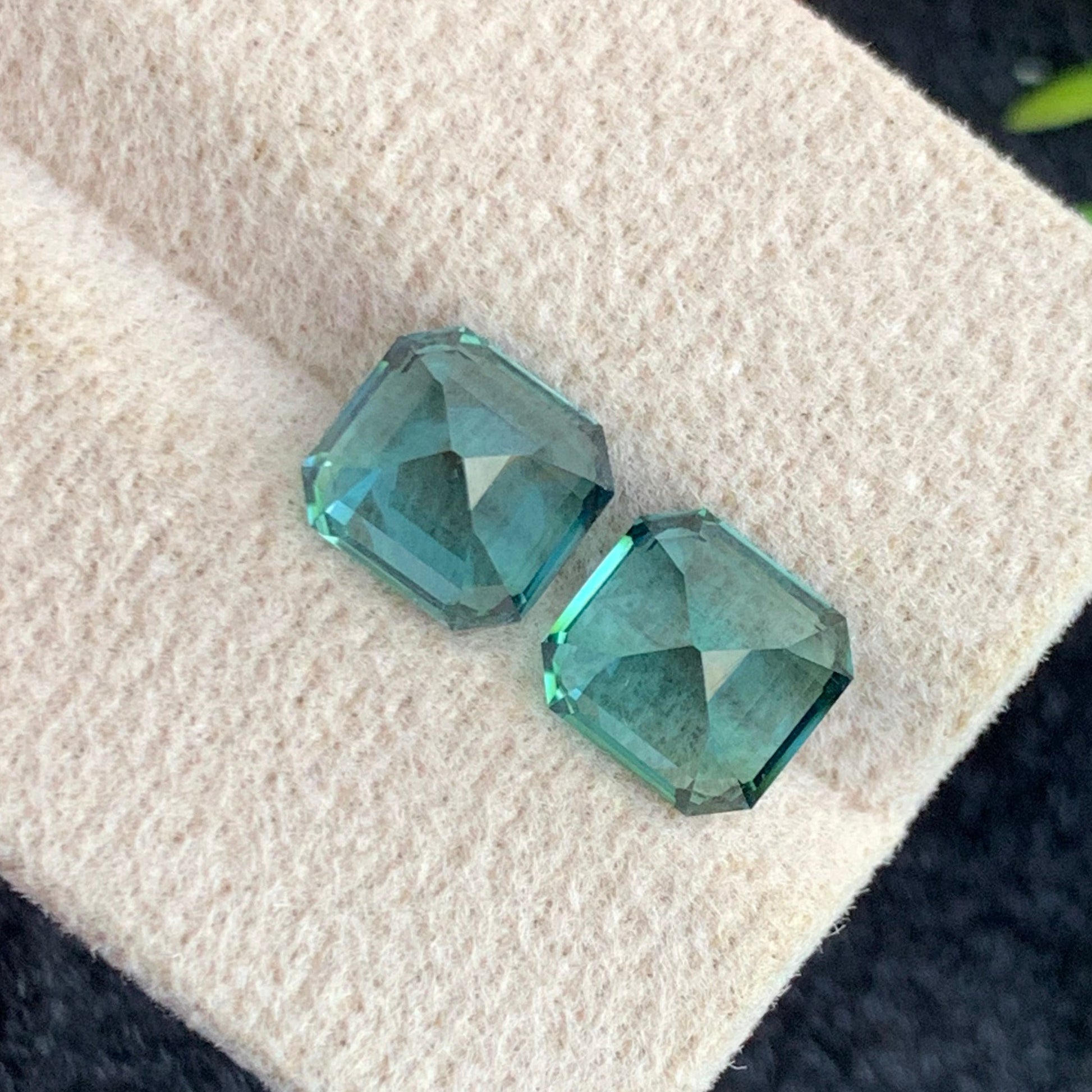 Premium 4.31 carats lagoon tourmaline pair from OneStep Gems
Untreated lagoon tourmaline pair with VVS clarity