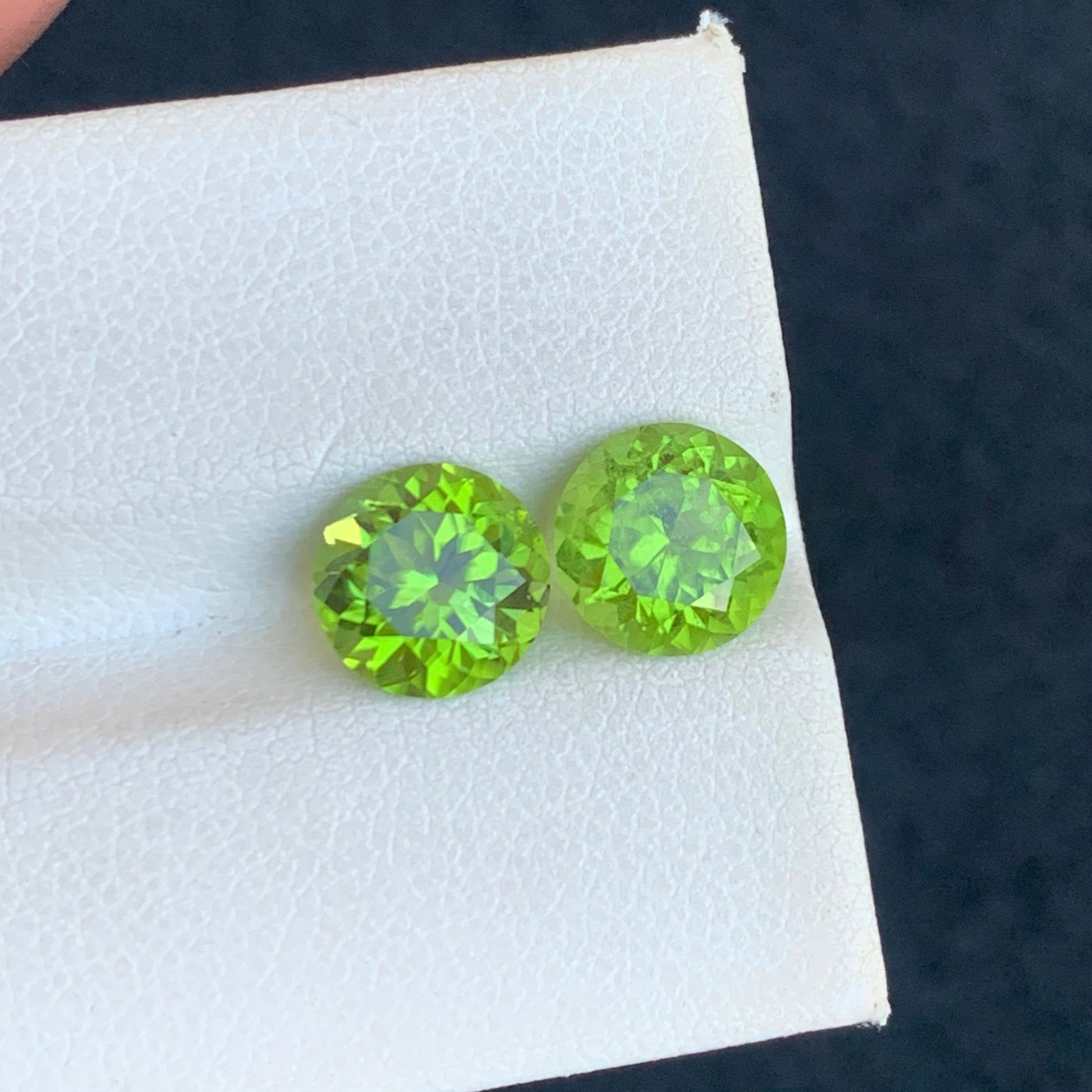 Round Brilliant Cut Peridot Stones for Earrings