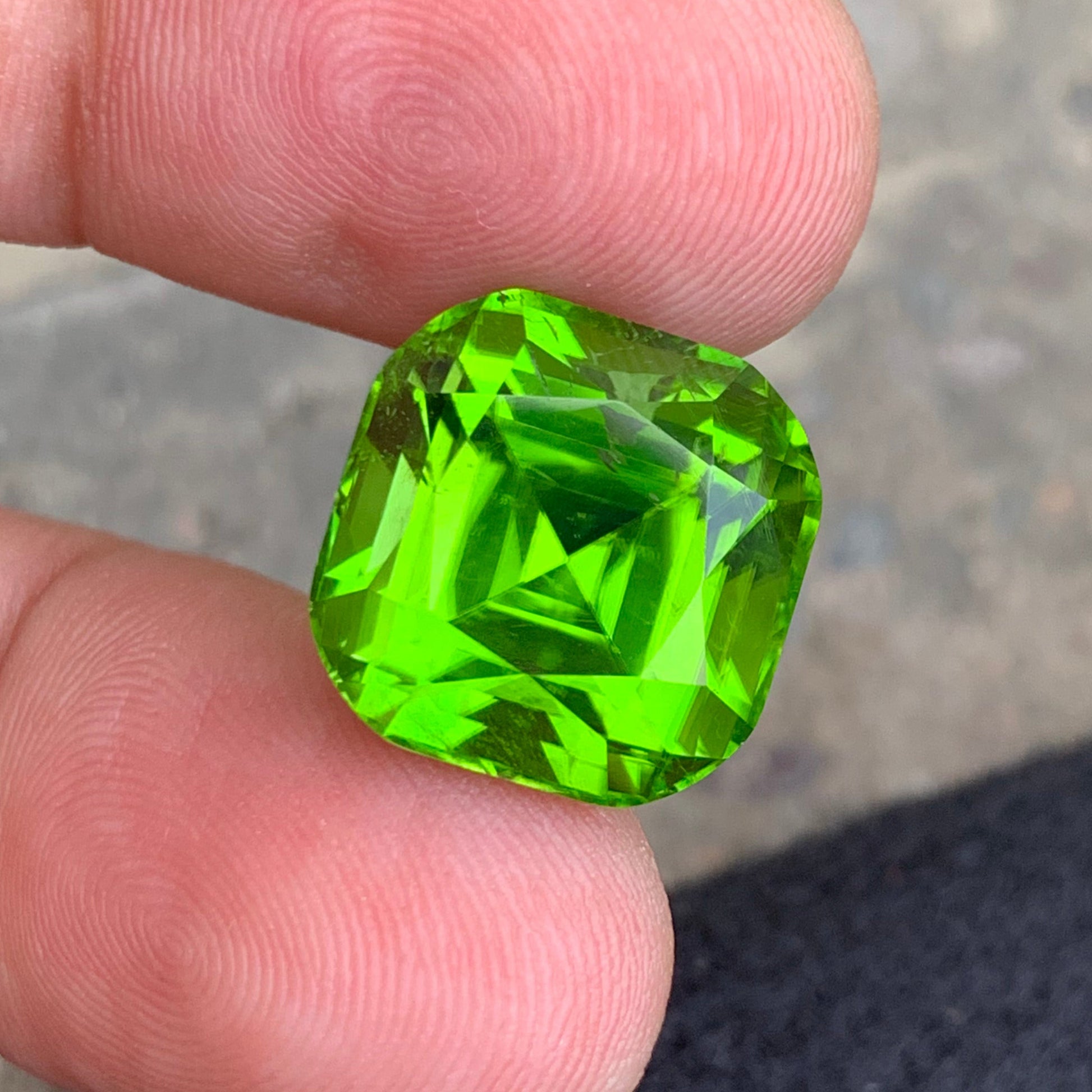 Untreated Green Peridot
Luxury Cushion Peridot