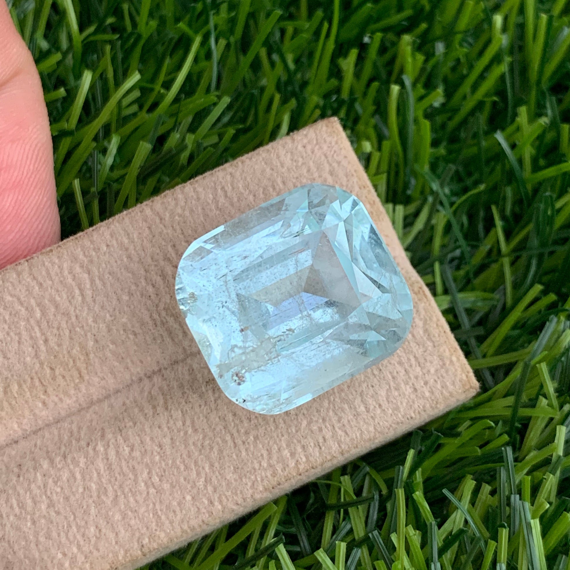 Untreated Aquamarine Gemstone for Luxury Jewelry
Premium African Aquamarine Loose Gemstone