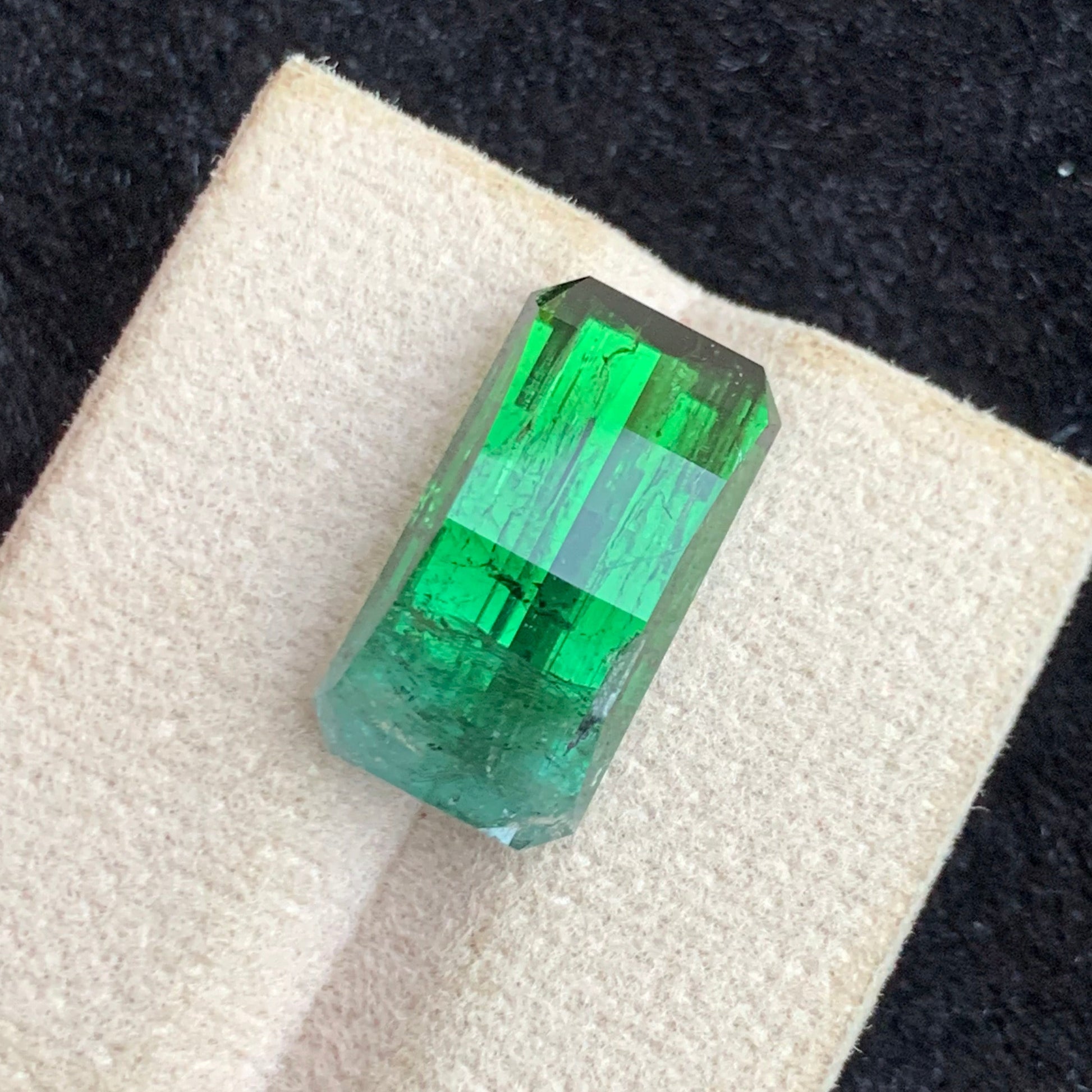 Untreated Green Tourmaline Pixel Shape
Luxury Green Tourmaline Loose Stone