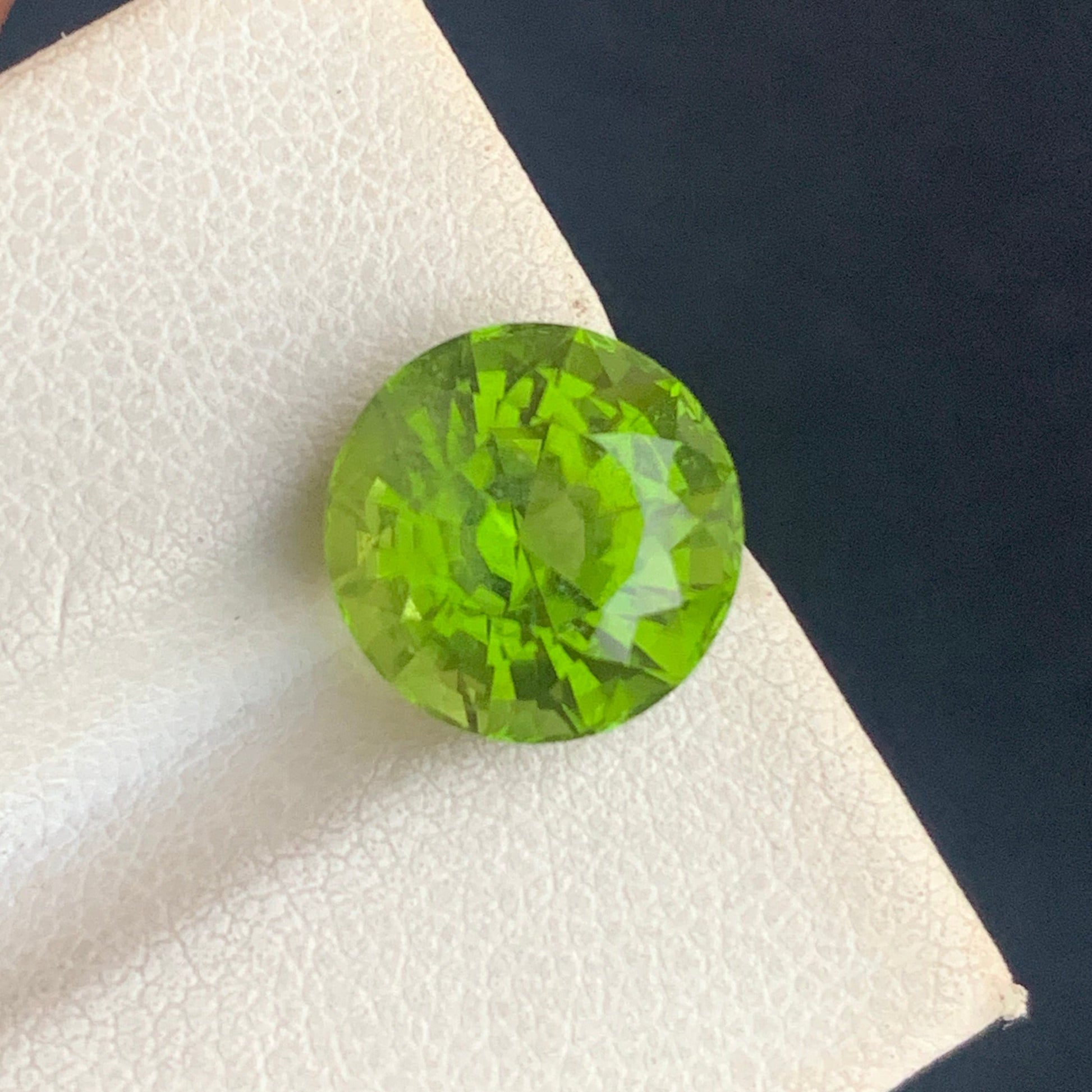 Untreated Round Cut Green Peridot Stone