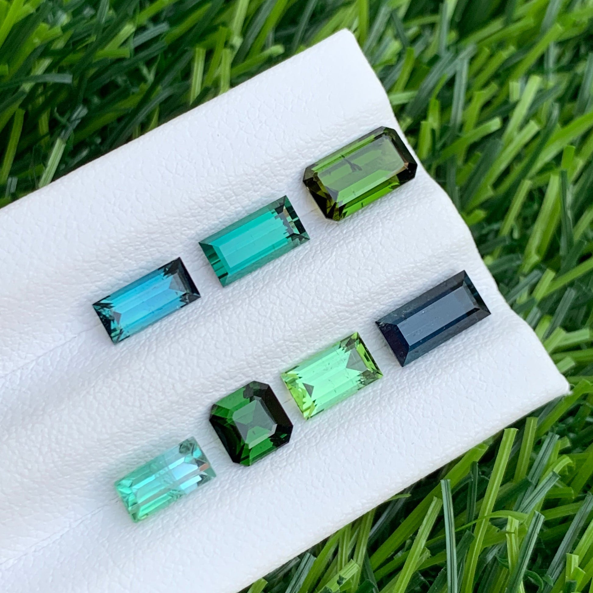 Loose Tourmaline Lot
Untreated natural tourmaline stones mixed colors