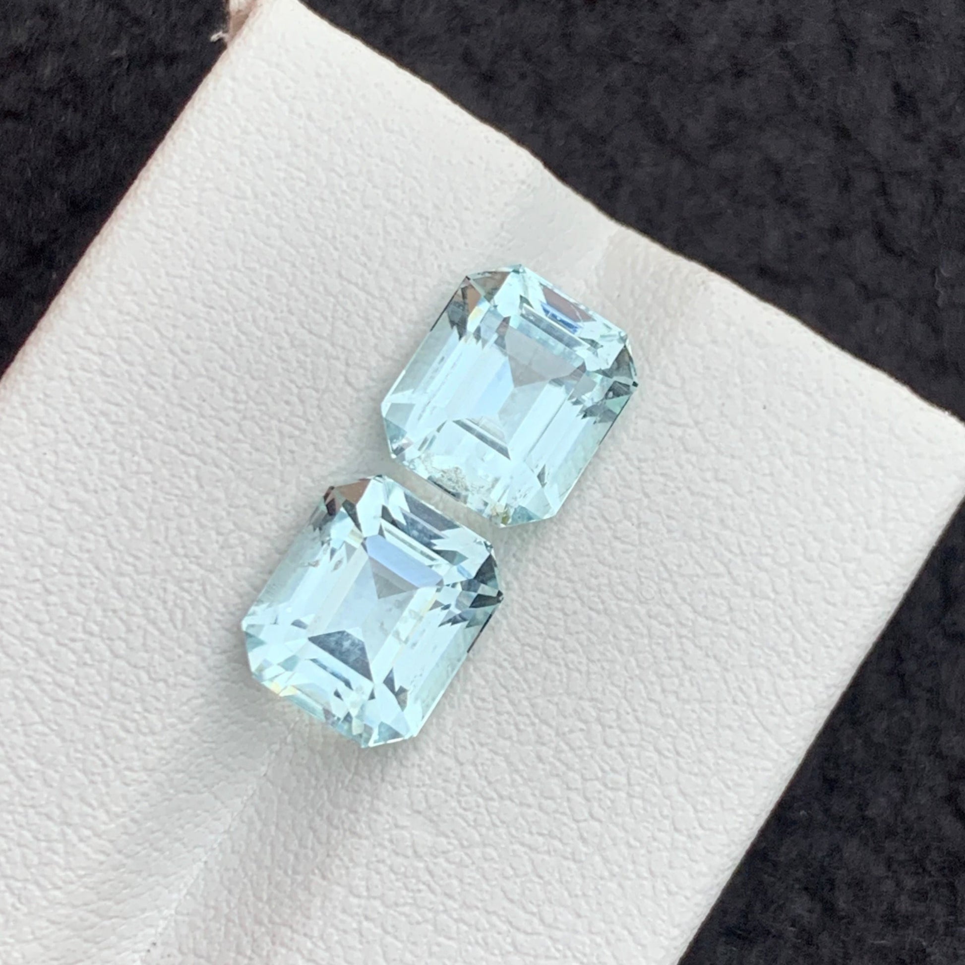 Aquamarine Gemstone rings
VVS aquamarine gemstone pair light blue color
Emerald cut aquamarine gemstones for earrings