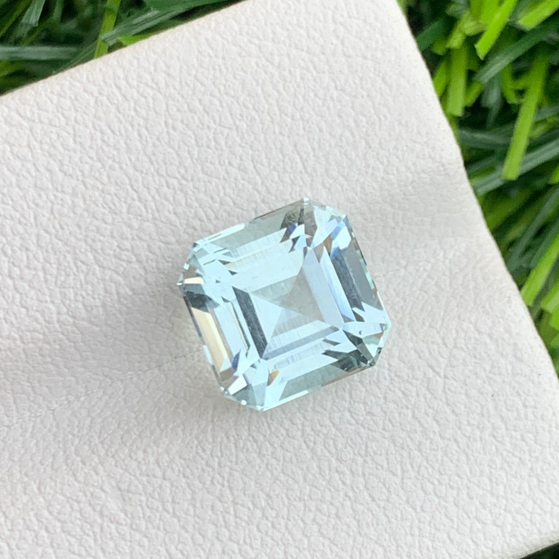 VVS clarity aquamarine gemstone
Natural untreated aquamarine from Pakistan