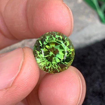 12.84 Carats Stunning Apple Green Tourmaline Gemstone with Charming Round Shape