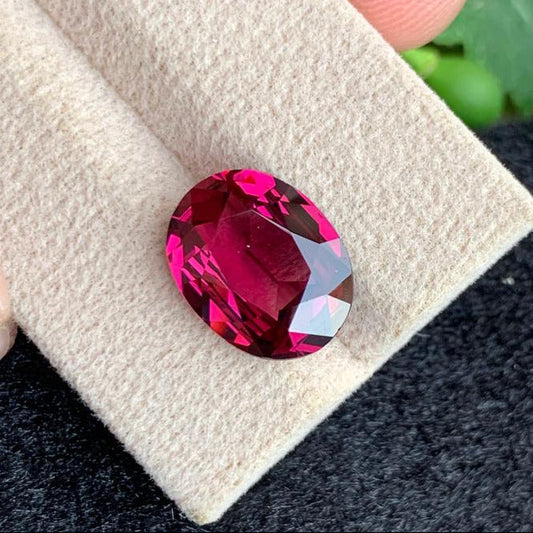 Pinkish Red Garnet ring
Pinkish Red Garnet pendant