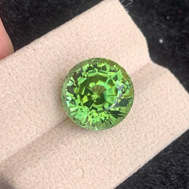 Apple Green Tourmaline stone
Apple Green Tourmaline jewelry