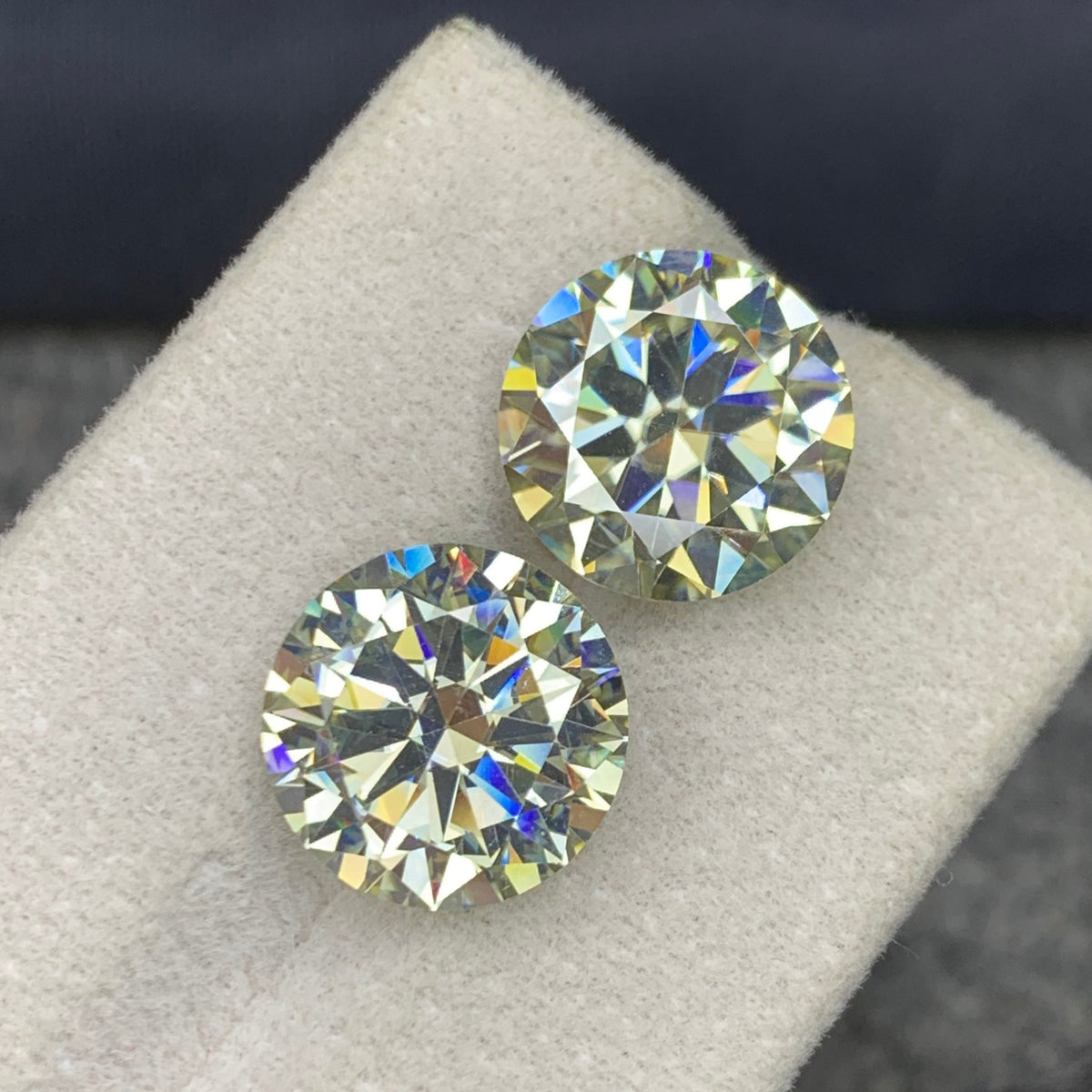 White moissanite pair for earring setting
Lab grown ethical white moissanite pair for jewelry design