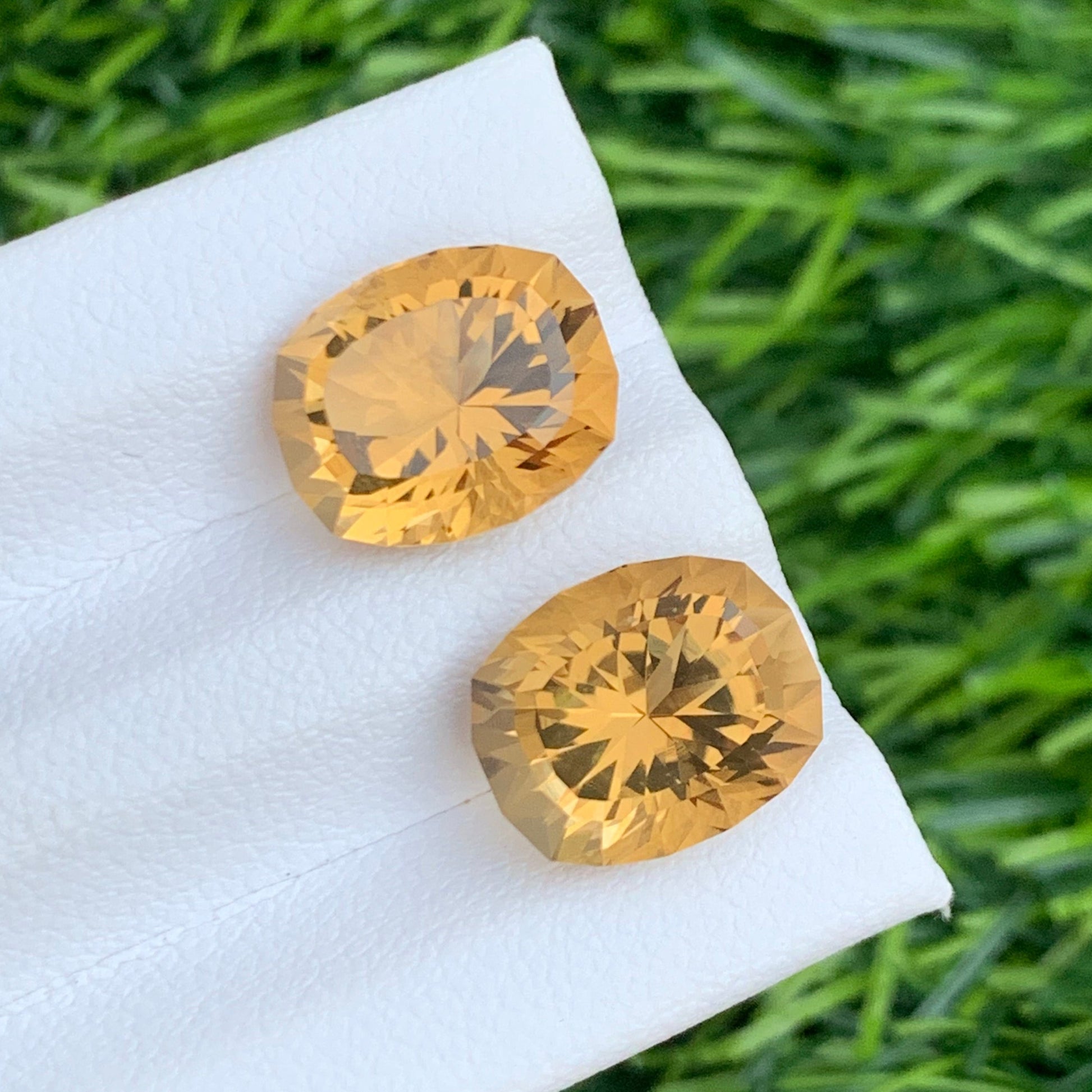 Citrine Jewelry pair
Yellow Citrine Gemstones for Earrings 9.95 Carats Brazil Origin