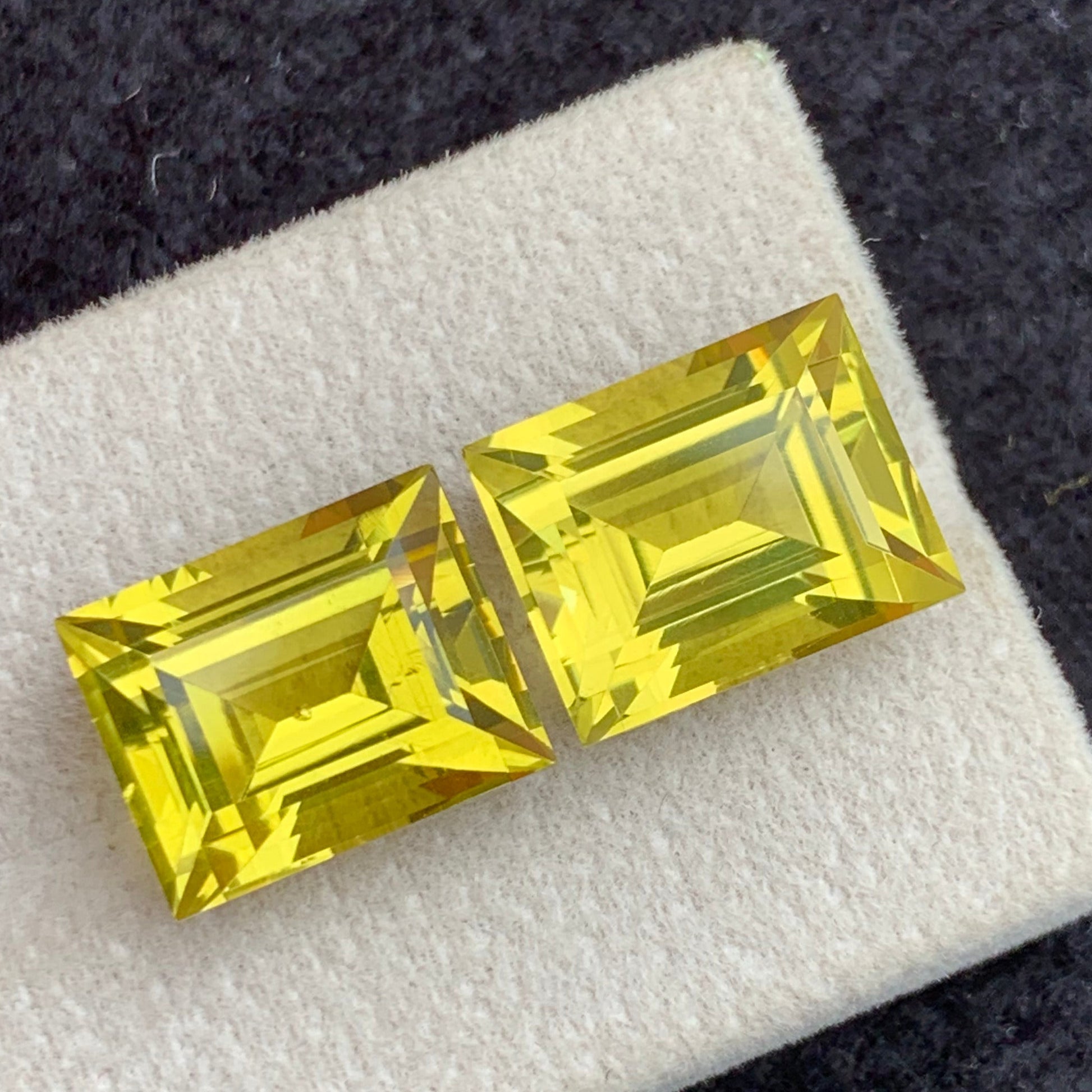 Natural Brazilian Lemon Quartz
Eye Clean Lemon Quartz Pair