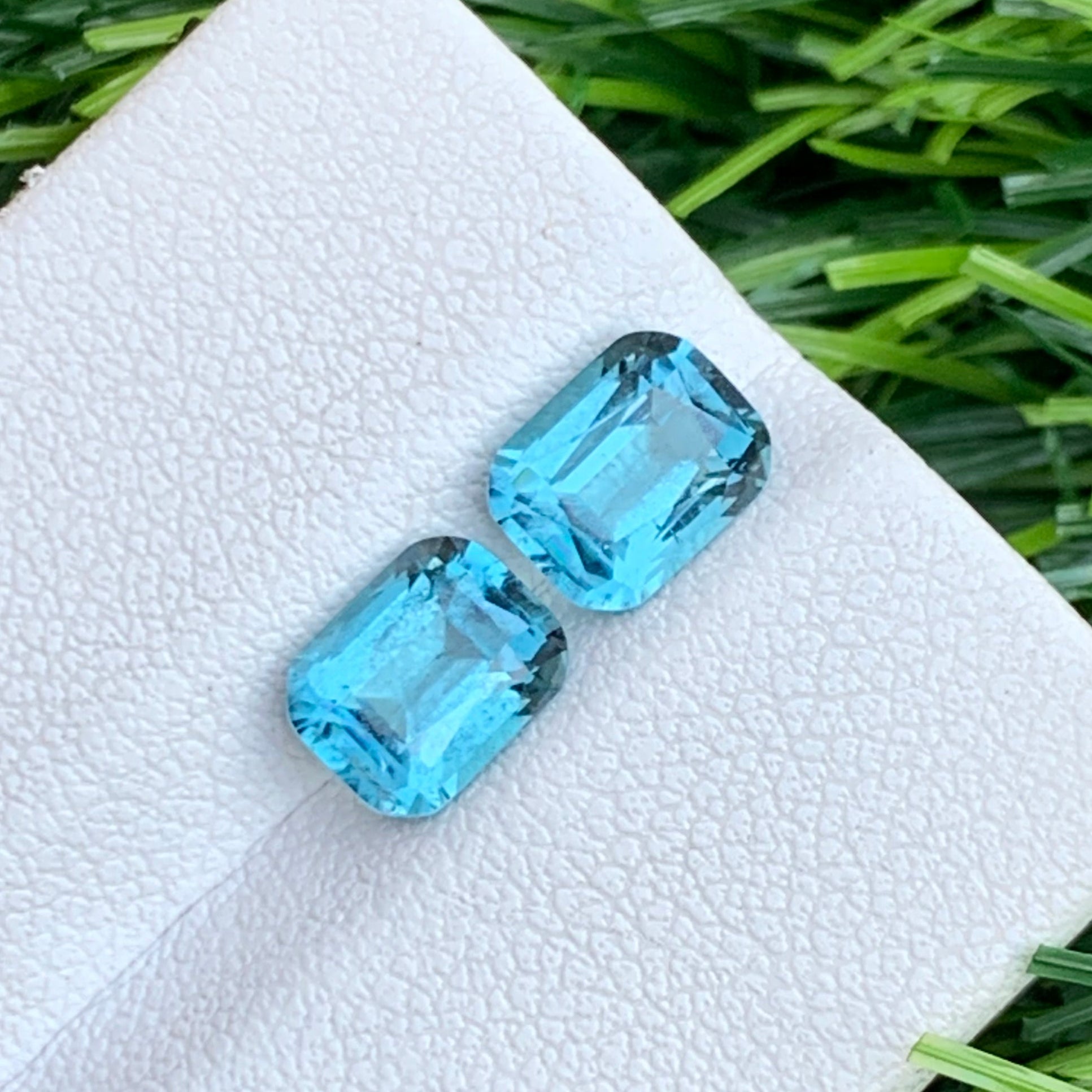 Neon Blue Tourmaline Pair
afghan neon blue tourmaline

vvs clarity tourmaline gemstones