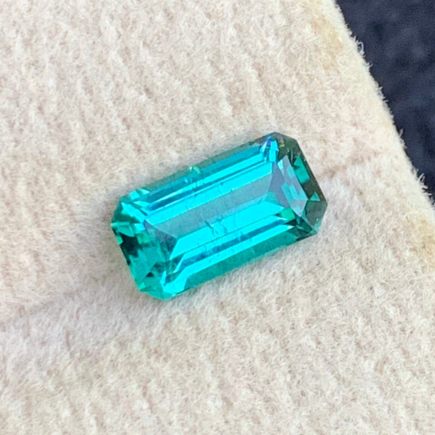 afghanistan tourmaline gemstone emerald shape
lagoon tourmaline gemstone for earrings design