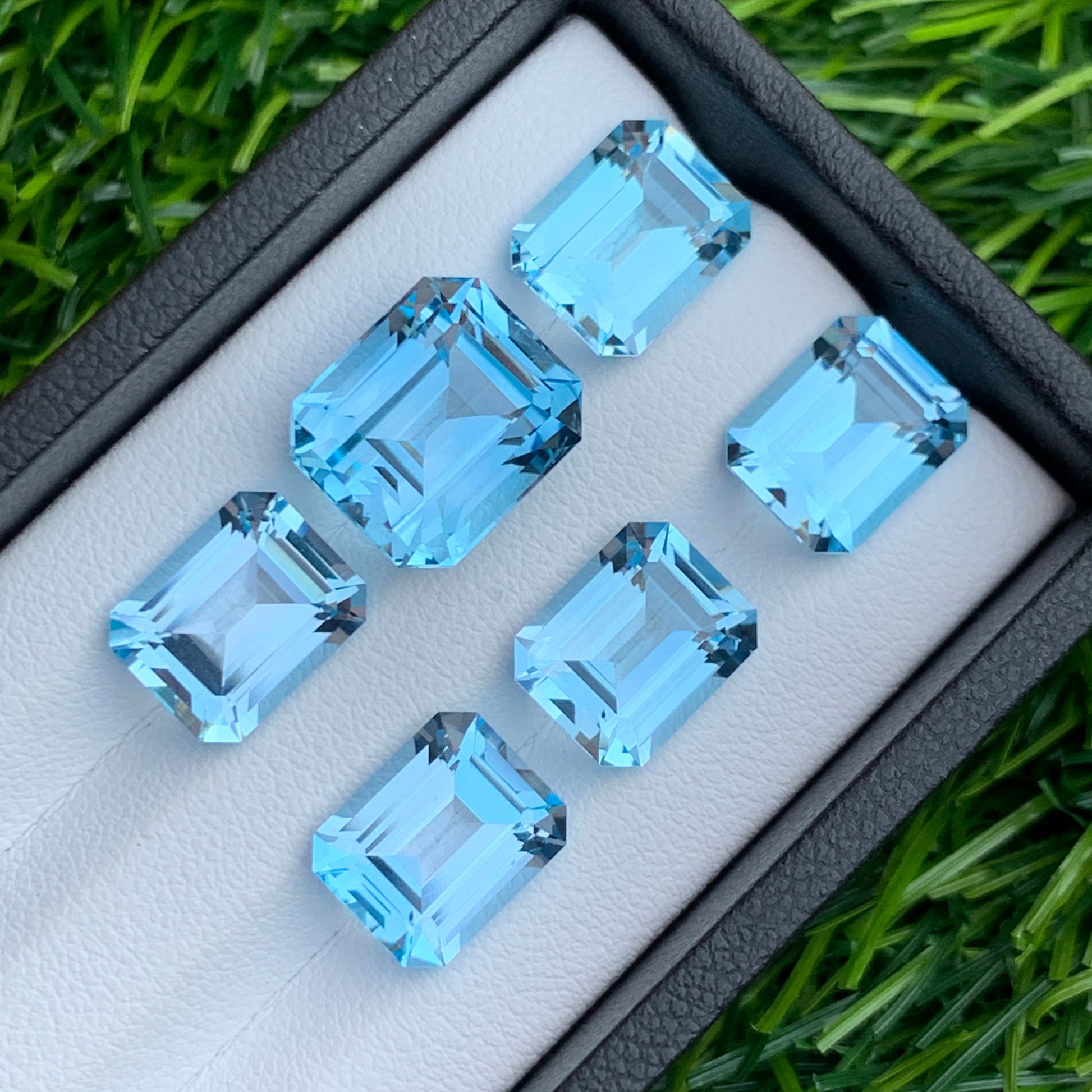 Natural Topaz Necklace Set
african swiss blue topaz set

premium blue topaz gemstones