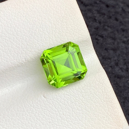 Pea gren peridot
Peridot gemstone
peridot jewelry
natural peridot from pakistan
faceted green peridot stone