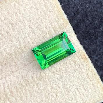 Chrome Tourmaline ring
Chrome Tourmaline gift
baguette cut green tourmaline loose gemstone close view
chrome tourmaline 1.50 carat emerald green gemstone detail