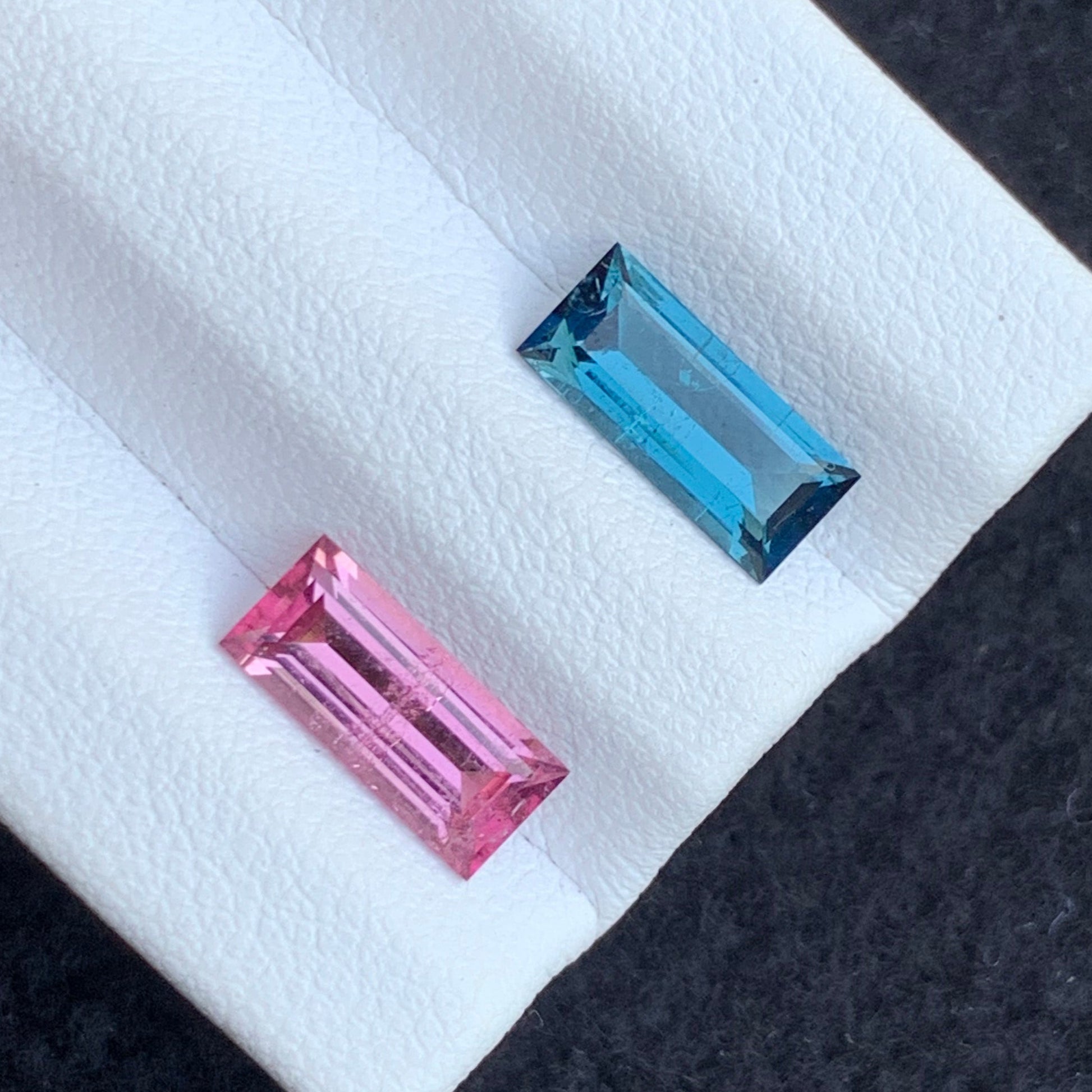 baguette cut tourmaline loose gemstones
custom jewelry tourmaline pair
VVS tourmaline gemstones pair