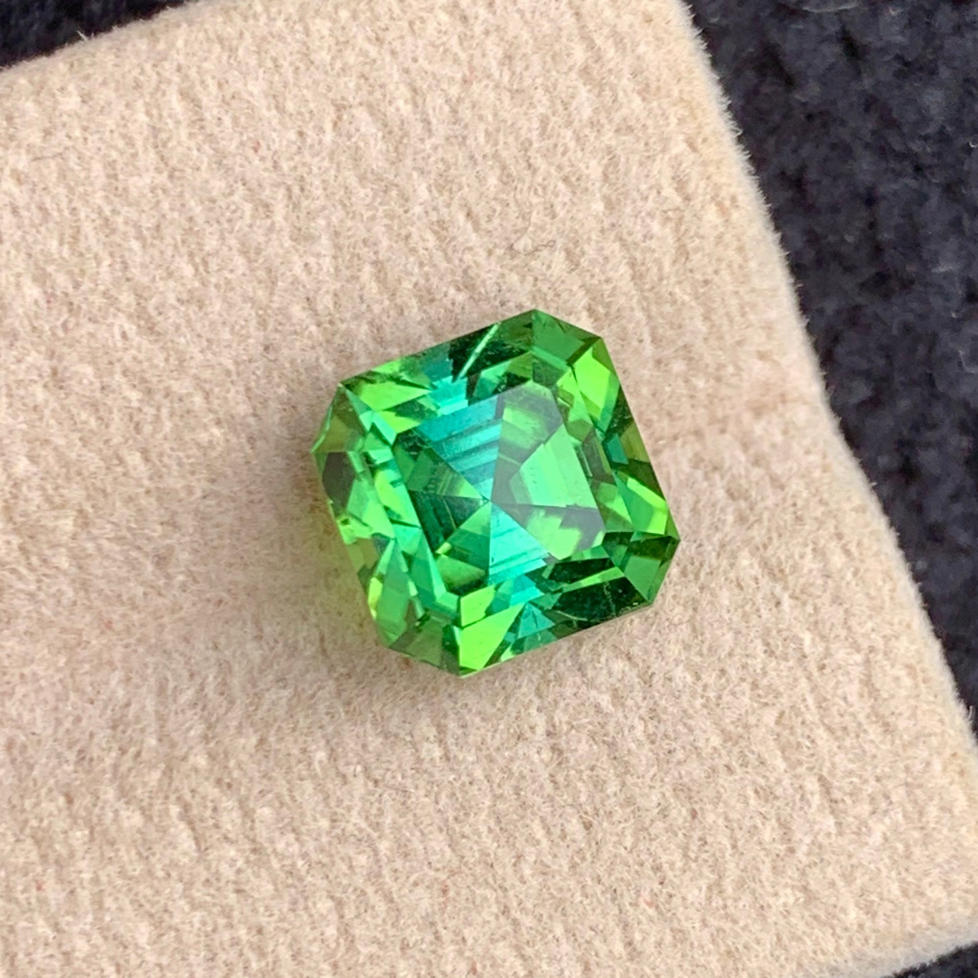 Forest Green tourmaline
bluish green tourmaline for jewelry making

untreated mint green tourmaline gemstone