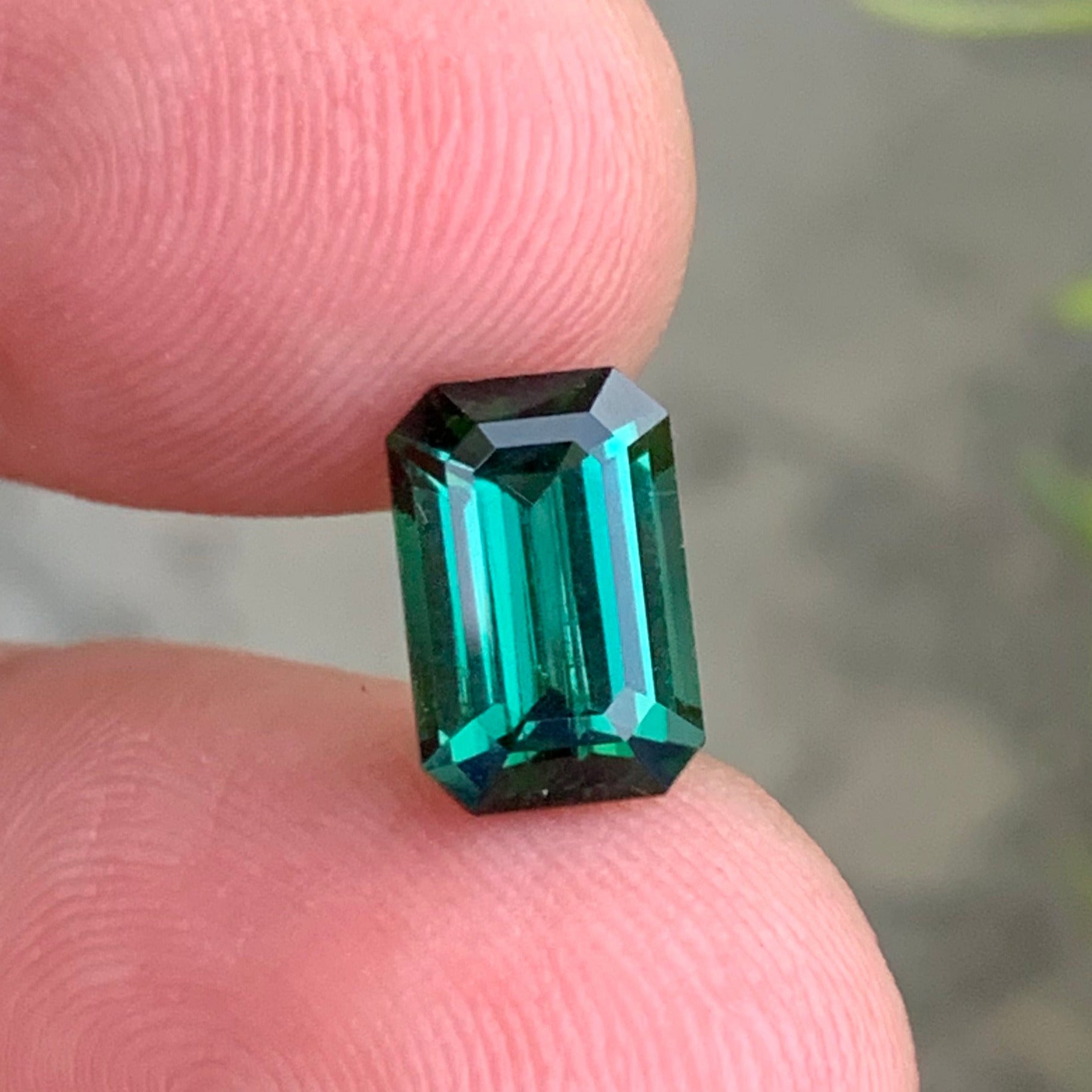 bluish green tourmaline for rings and pendants
loose cushion cut tourmaline natural gemstone