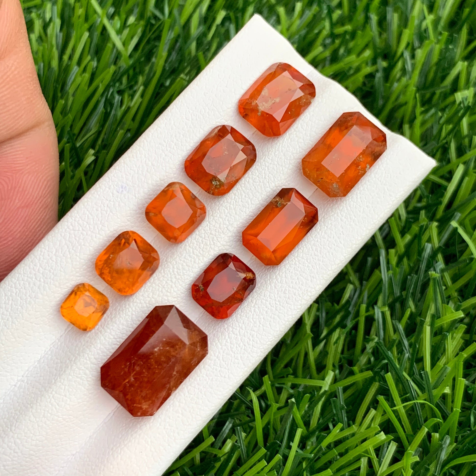 Loose Hessonite garnet lot
loose hessonite garnet gemstones USA

onestep gems natural hessonite garnet