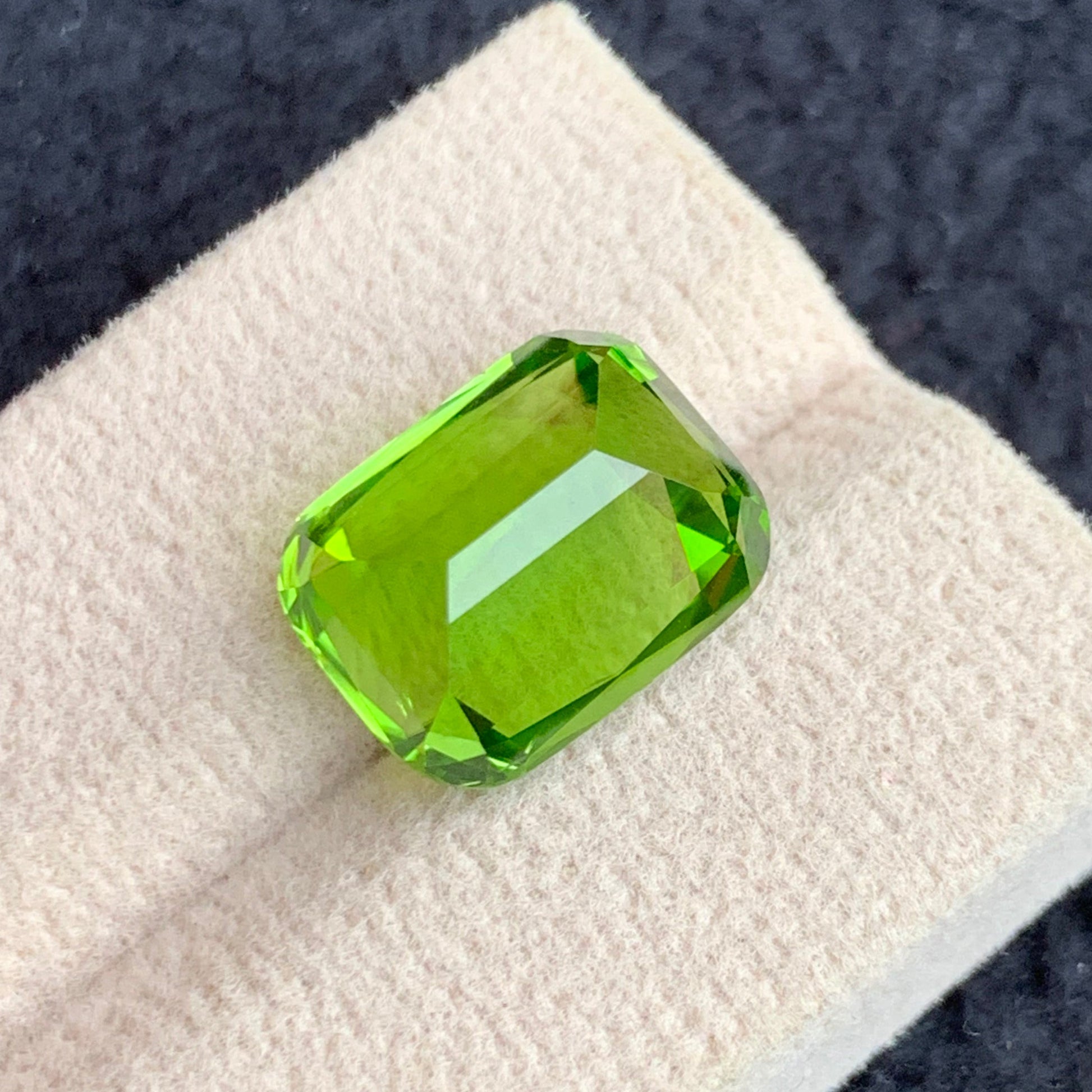 untreated natural peridot stone
luxury peridot gemstone