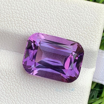 cushion cut purple amethyst crystal
loupe clean purple amethyst gemstone
natural pink purple amethyst gemstone