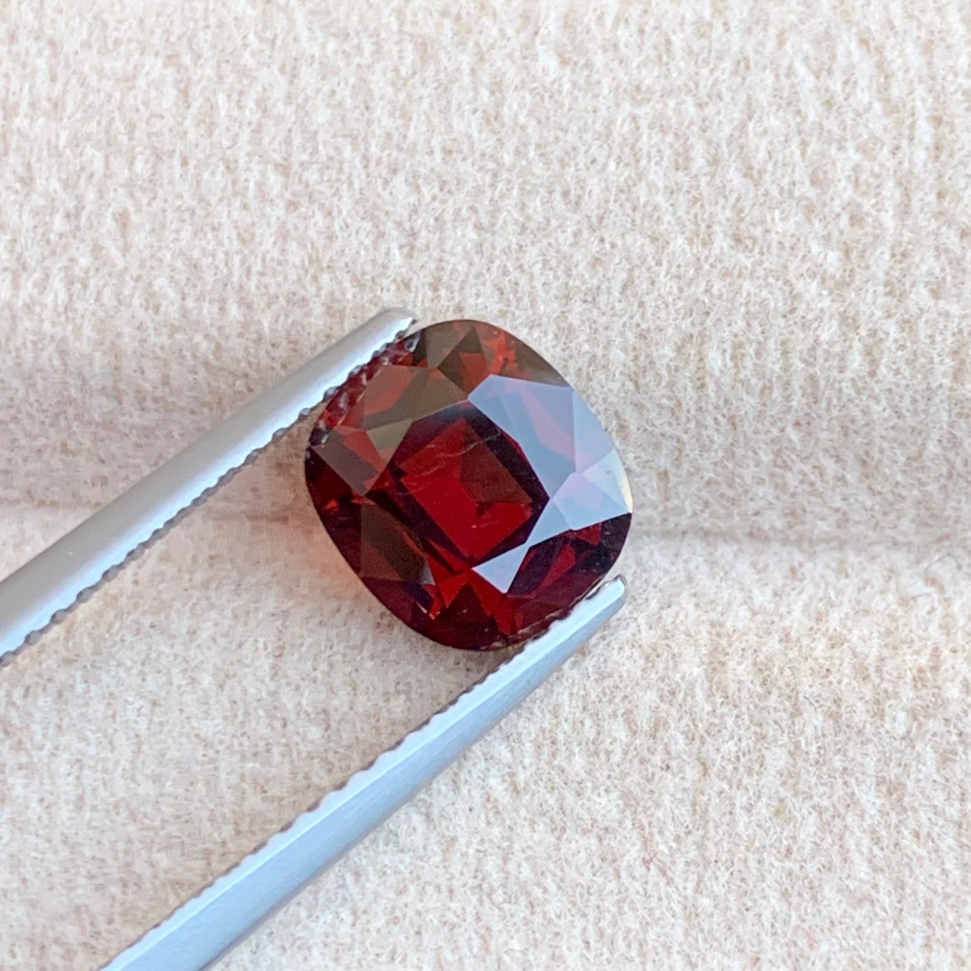 Red spinel
eye clean red spinel gemstone

august birthstone red spinel