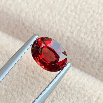 Clean Red spinel
eye clean red spinel gemstone

oval cut red spinel for jewelry
