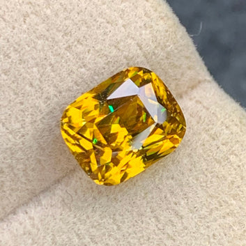 titanite gemstone from pakistan
rare yellow sphene jewelry stone